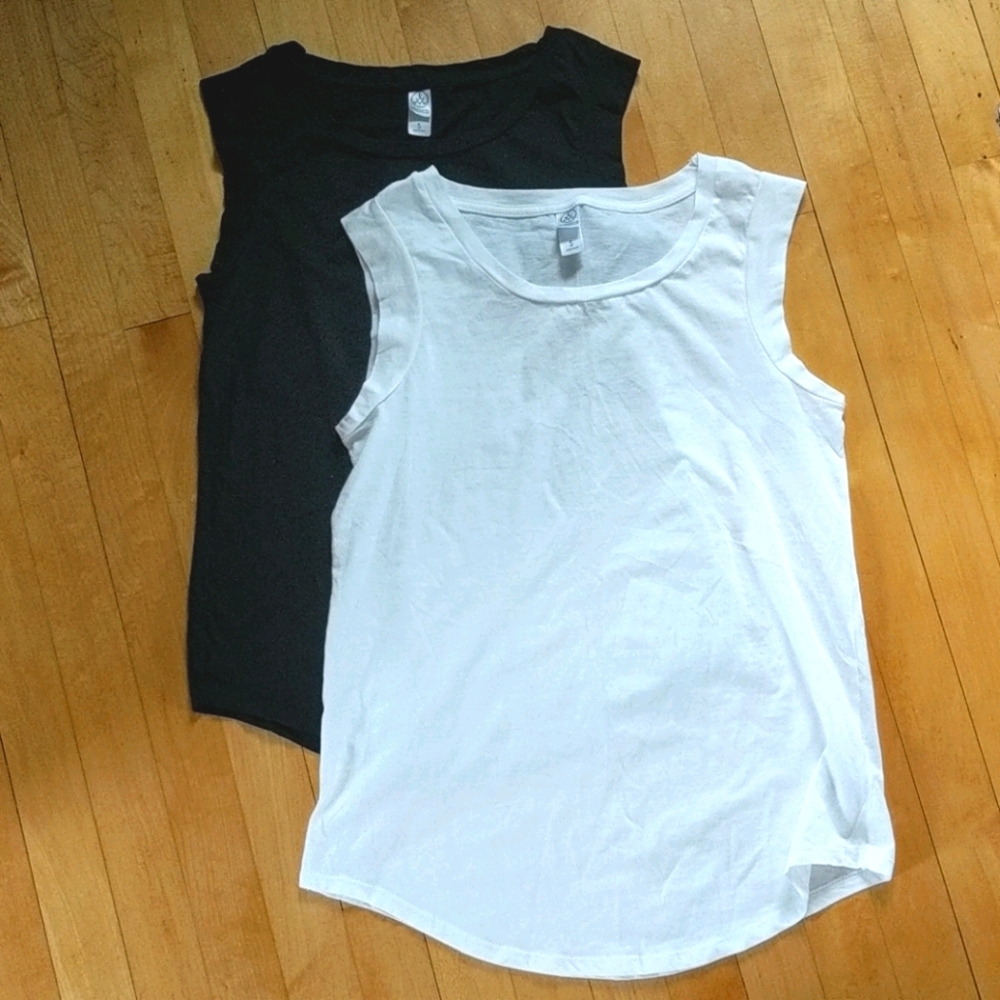 Alternative Apparel B/W tank bundle S